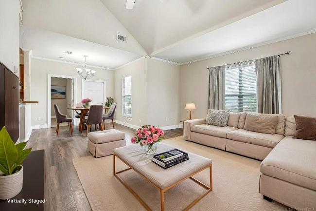 7300 Burbank Dr in Baton Rouge, LA - Building Photo - Building Photo