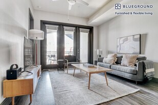 3201 Esperanza Crossing in Austin, TX - Building Photo