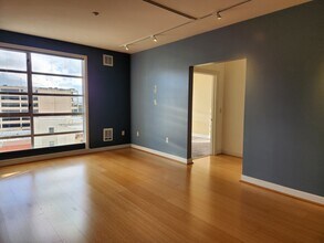 585 9th St, Unit 529 in Oakland, CA - Foto de edificio - Building Photo