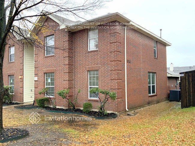 2834 Clear Creek Dr in Rockwall, TX - Foto de edificio - Building Photo