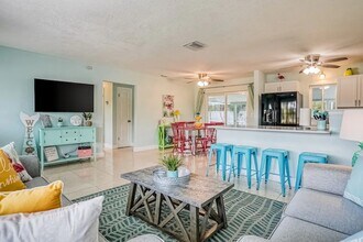 4112 Cape Vista Dr in Bradenton, FL - Building Photo - Building Photo