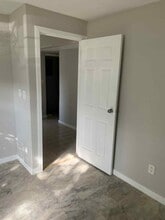 6712 N Terra Vista Dr in Peoria, IL - Building Photo - Building Photo