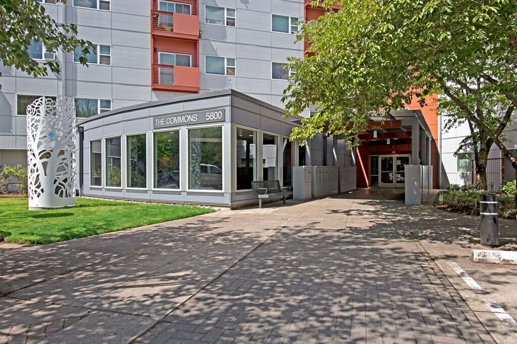 Commons in Portland, OR - Foto de edificio