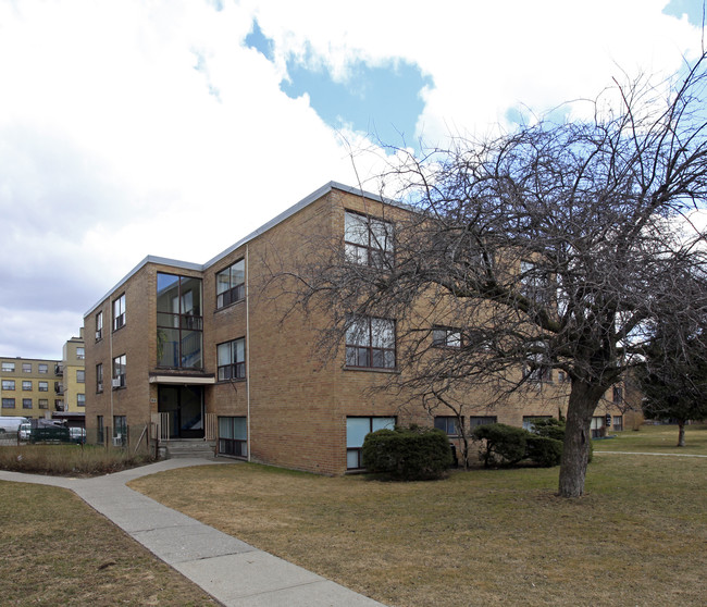 17 Rosseau Rd in Toronto, ON - Building Photo - Primary Photo