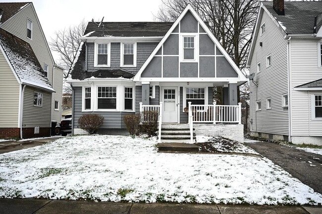 property at 3337 Sylvanhurst Rd