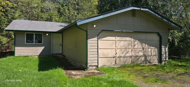 property at 151 E Huckleberry Dr