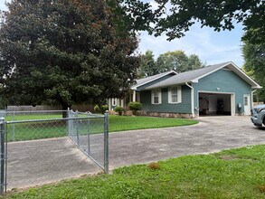 8746 Harrison Bay Rd in Harrison, TN - Building Photo - Building Photo