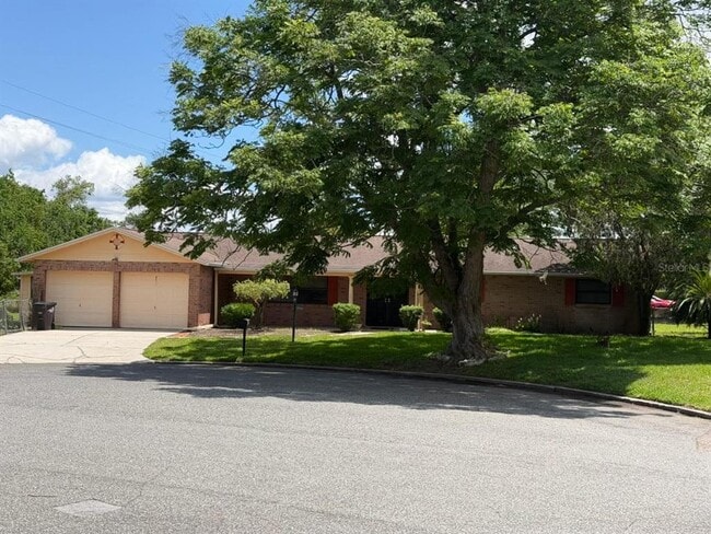 property at 803 Glen Arden Way