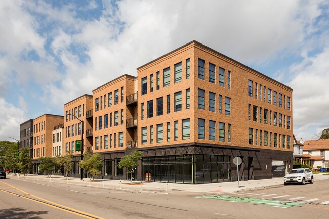 8001 Kercheval Ave, Unit 400
