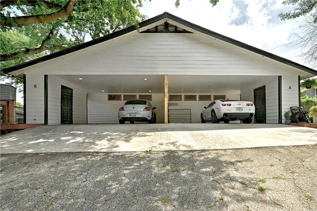 2705 Mulford Cove in Austin, TX - Building Photo - Building Photo
