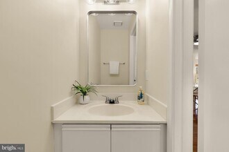 2038 Derby Ridge Ln in Silver Spring, MD - Building Photo - Building Photo