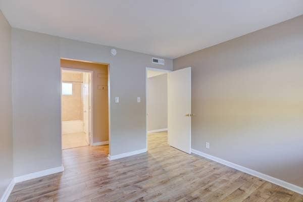 2220 Lake Rd, Unit C7 in Belmont, CA - Building Photo - Building Photo