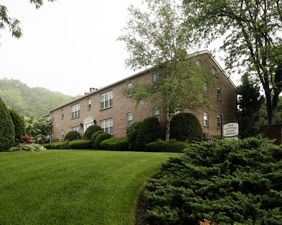 Winthrop Manor in Ridgewood, NJ - Building Photo