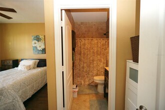 1014 Normandy Trace Rd in Tampa, FL - Building Photo - Building Photo