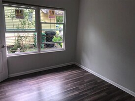 8119 Rockford Dr in Houston, TX - Building Photo