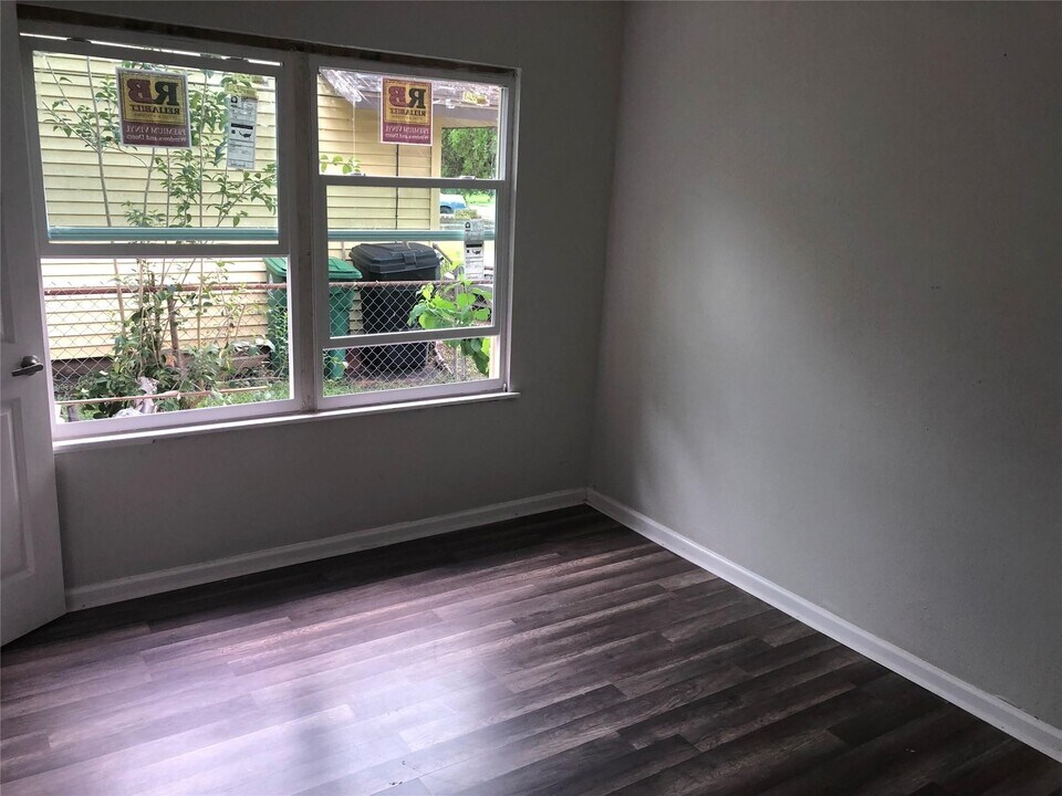 8119 Rockford Dr in Houston, TX - Building Photo