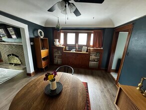 2515 N 57th St, Unit 2515 in Milwaukee, WI - Building Photo - Building Photo