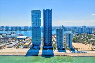 18555 Collins Ave, Unit 5105 in Sunny Isles Beach, FL - Building Photo - Building Photo