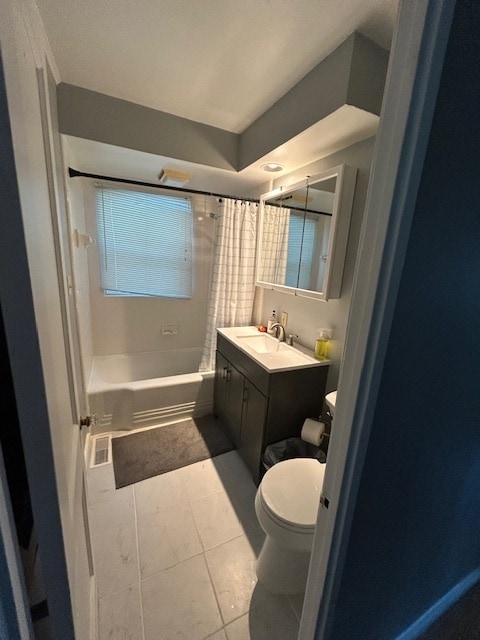 1202 E Saint Andrews Rd in Midland, MI - Foto de edificio - Building Photo