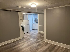 47 Myrtle St-Unit -Apt 7 in Claremont, NH - Building Photo - Building Photo