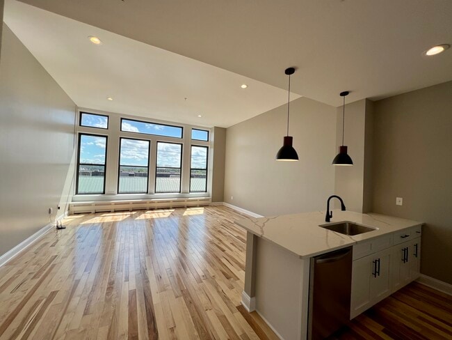 409 Lackawanna Ave, Unit 412