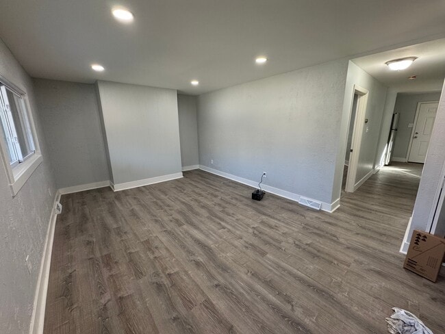363 Woodruff St, Unit 2 in Pittsburgh, PA - Foto de edificio - Building Photo