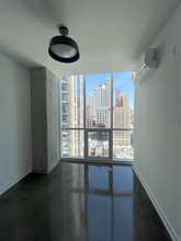 754 N Clark St, Unit 410 in Chicago, IL - Building Photo - Building Photo