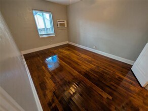 520 11th Ave NE in St. Petersburg, FL - Building Photo - Building Photo