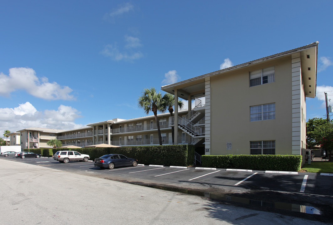 Park East Apartments in Fort Lauderdale, FL - Building Photo