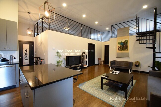 444 Western Ave, Unit 5 in Boston, MA - Building Photo - Building Photo