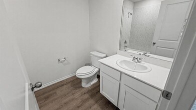 3405 Tomahawk Dr in Denison, TX - Building Photo - Building Photo