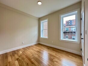 62 N Margin St, Unit #4F in Boston, MA - Foto de edificio - Building Photo
