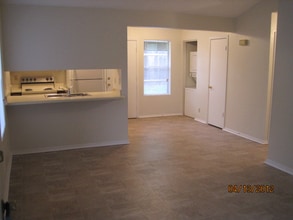5515 Lochmoor in San Antonio, TX - Building Photo - Building Photo
