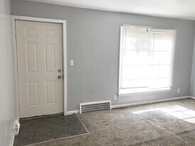 21401 Watson Rd in Maple Heights, OH - Building Photo