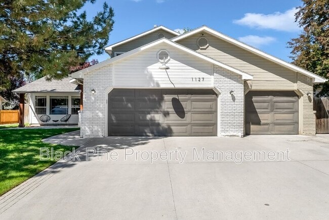 property at 1127 N Echohawk Way