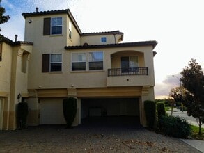 379 Callesita Mariola in Chula Vista, CA - Building Photo - Building Photo