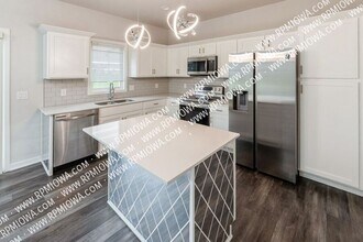 16619 Oakwood Dr in Urbandale, IA - Building Photo - Building Photo