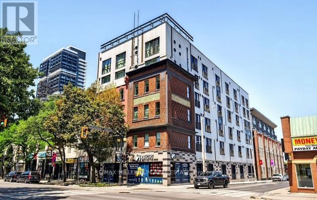 property at 121-121 King St E