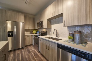Encore Evans Station Apartamentos
