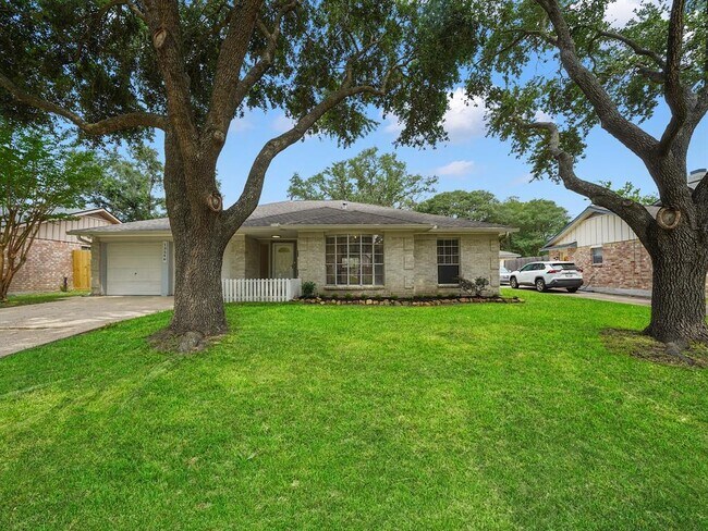 property at 13546 Wimbledon Dr