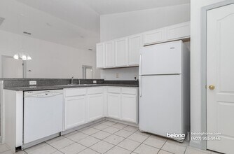 923 Sandy Ridge Dr in Davenport, FL - Foto de edificio - Building Photo