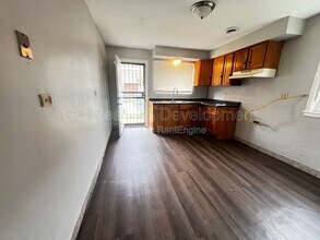 9252 S Merrill Ave in Chicago, IL - Building Photo - Building Photo