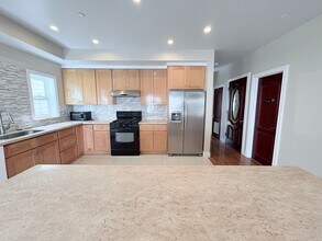 109 Hillcrest Dr in Daly City, CA - Foto de edificio - Building Photo