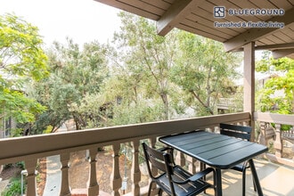 6150 Canterbury Dr in Culver City, CA - Building Photo - Building Photo