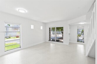 3597 SW 17th St in Miami, FL - Building Photo - Building Photo