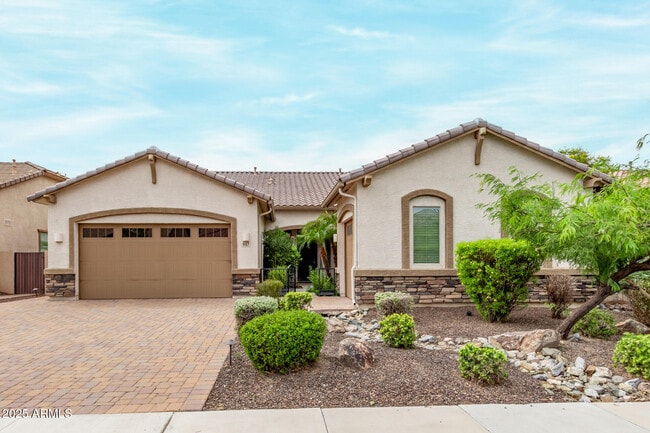 property at 947 E Dumbarton Ave