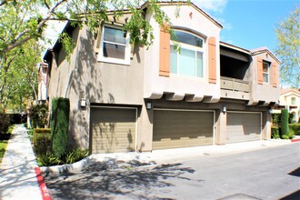 27890 John F Kennedy Dr in Moreno Valley, CA - Foto de edificio - Building Photo