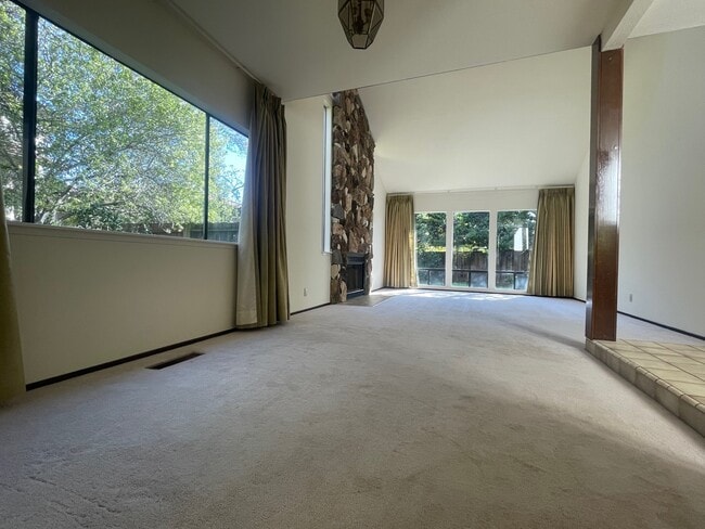 22347 McClellan Rd in Cupertino, CA - Building Photo - Building Photo