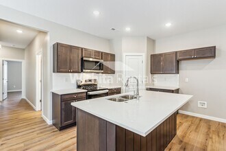 5032-5032 S Sycamore St in Wichita, KS - Building Photo - Building Photo