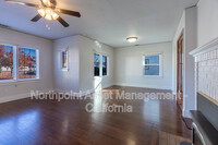 4738 8th Ave in Sacramento, CA - Foto de edificio - Building Photo